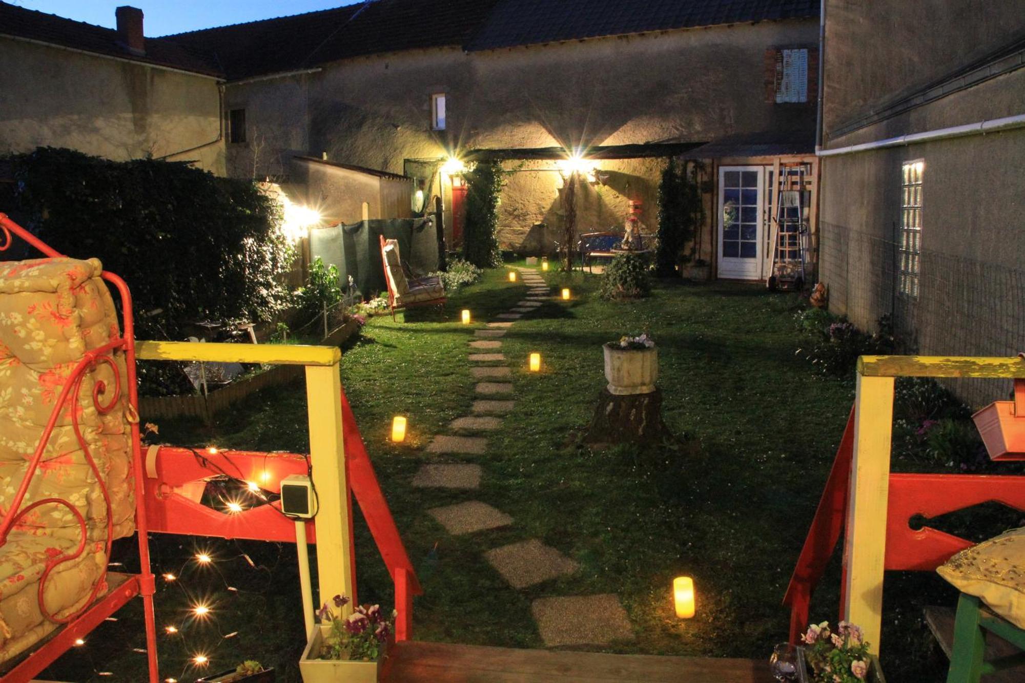 La Roulotte De Lola - Chambre D'Hotes La Celle  Exterior photo